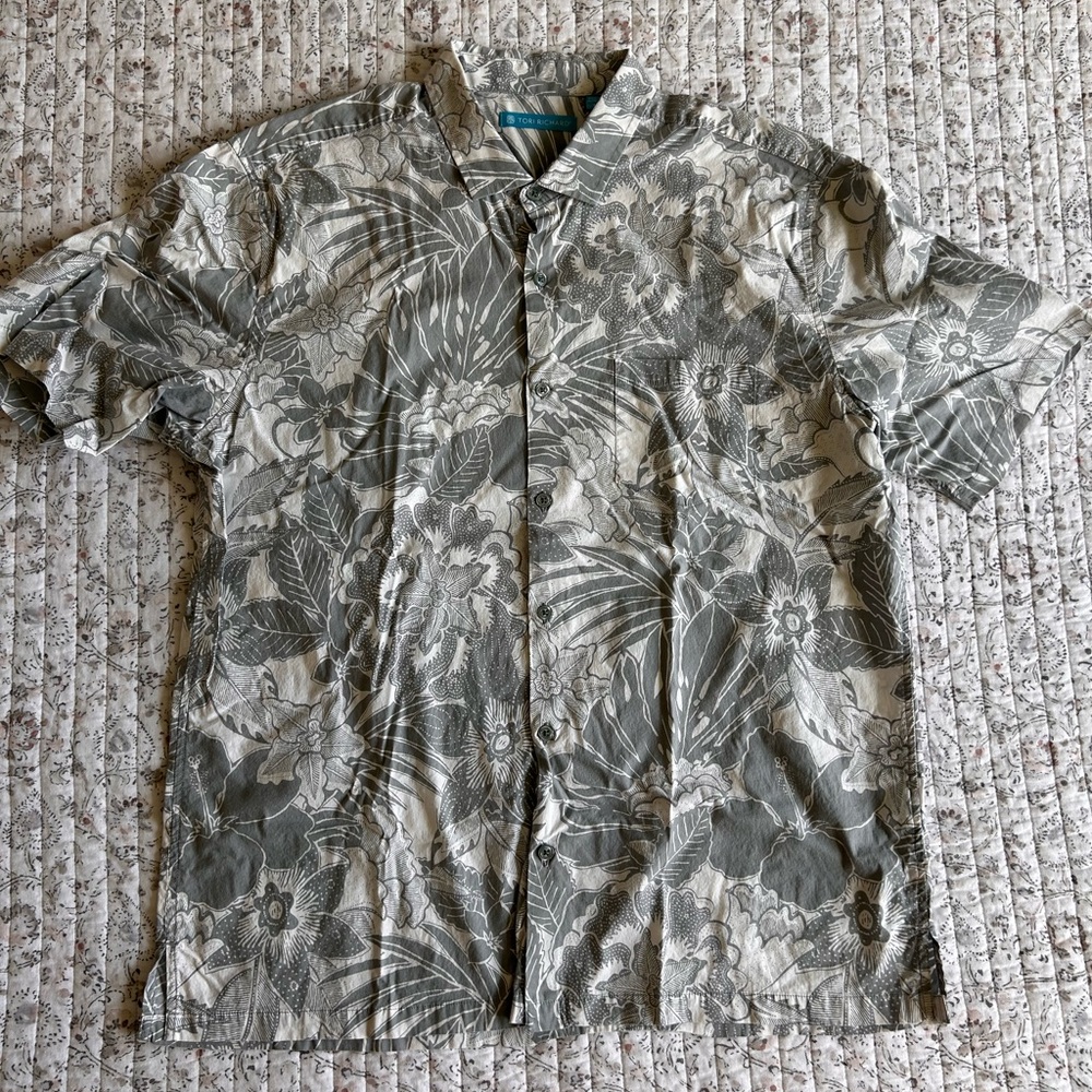 Men’s Button Down (L) / Bundle to SAVE!